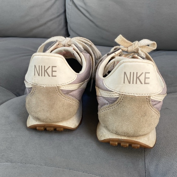 2014 Nike Jcrew trainers - Picture 2 of 11